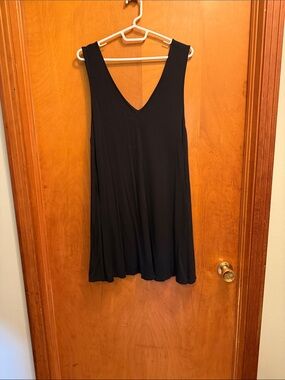 American Eagle Outfitters Black V-Neck Swing Tank